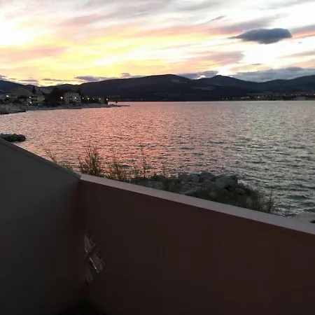 Dragana Διαμέρισμα Τρογκίρ